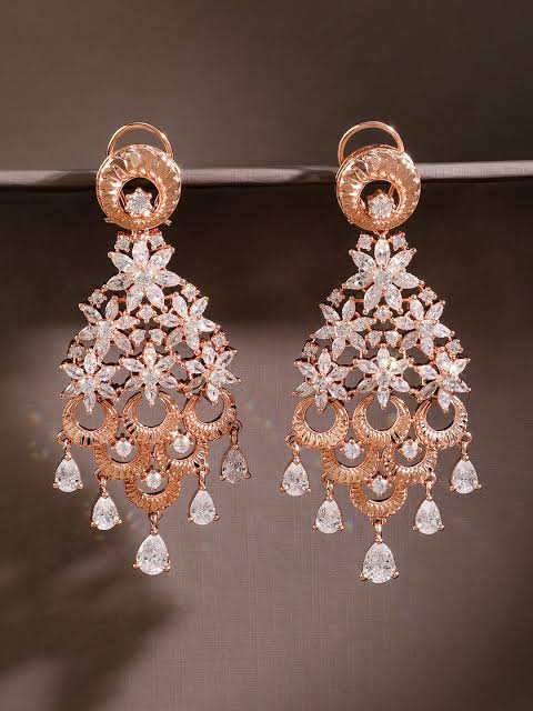 Elegant Sparkle – Stylish Women’s Earrings